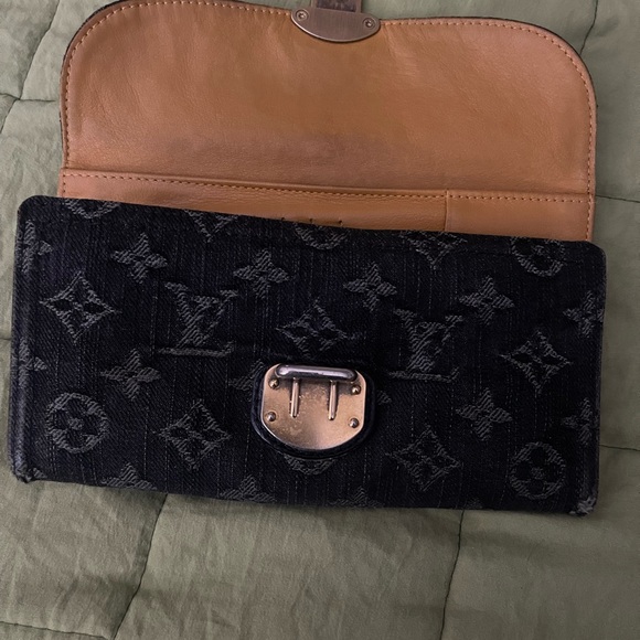 Authentic Louis Vuitton Wallet - Picture 2 of 11